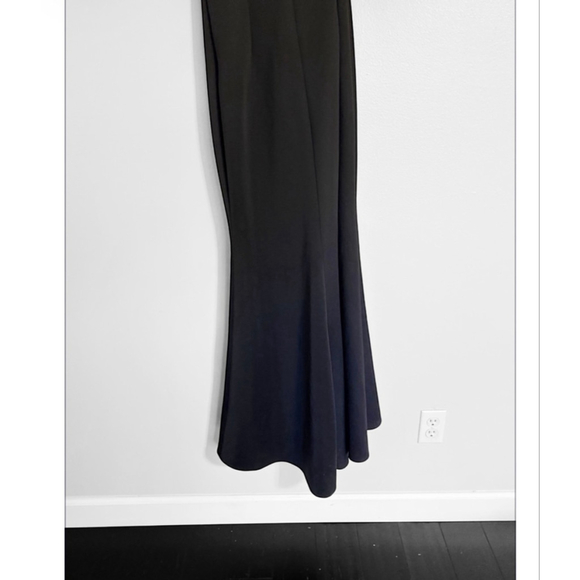 Badgley Mischka Size 6 One Shoulder Black & White Gown - Picture 8 of 13